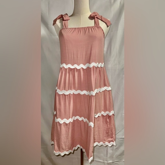 Chic Sleeveless Pink Mini Dress - Picture 5 of 9